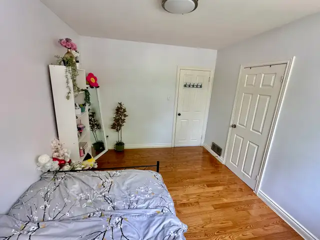 ***Gorgeous 3-Bed, 1-Bath, Main Floor House, new Reno’s in Long Term Rentals in City of Toronto - Image 9