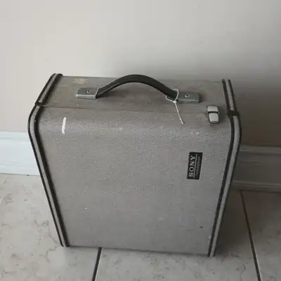 Vintage Sony TC-105  Portable Reel-to-Reel Tapecorder, View more