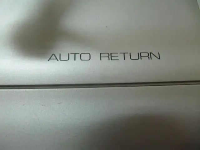Classic Dual CS514 Semi Automatic Turntable X Cond Circa 1985 in Arts & Collectibles in Mississauga / Peel Region - Image 7