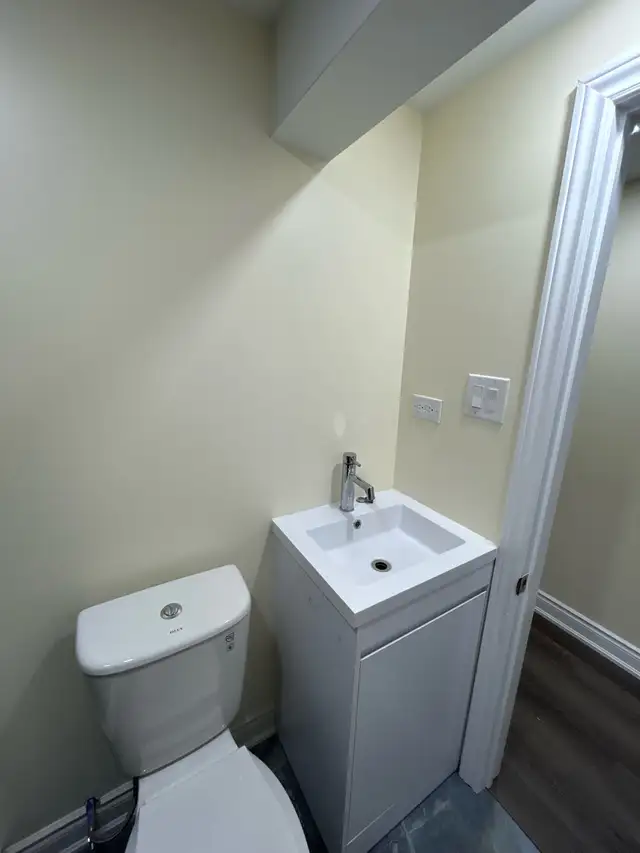 Female only - private rooms for lease in Room Rentals & Roommates in Oshawa / Durham Region - Image 11