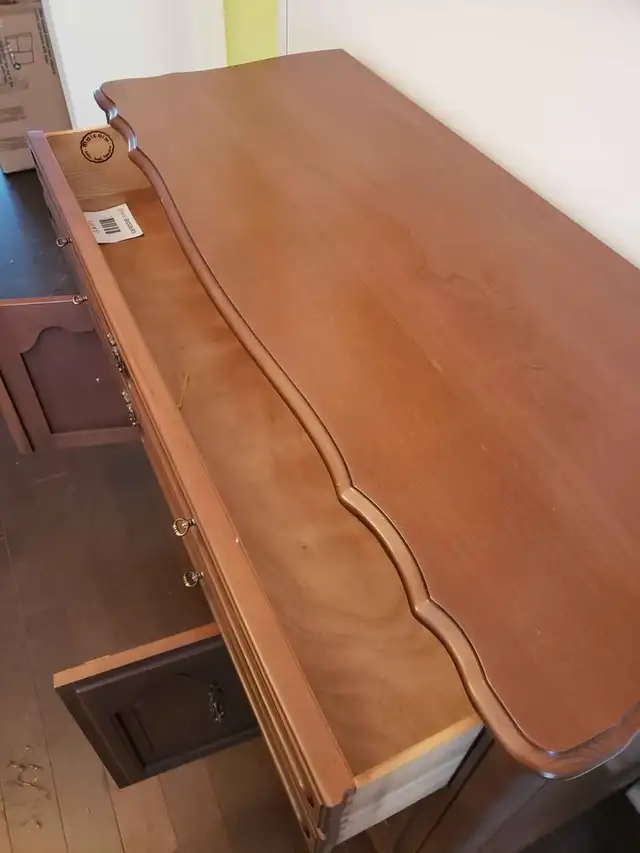 GREAT CONDITION MALCOLM SIDEBOARD--OPTIONAL HUTCH AVAILABLE in in Hutches & Display Cabinets in Markham / York Region - Image 6