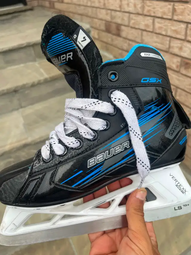 Ice hockey goalie equipment in Hockey in Oakville / Halton Region - Image 10
