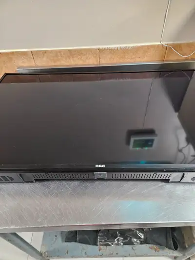 I am selling ny RCA smart tv. It doesnt have legs selling for $220 or best offer.