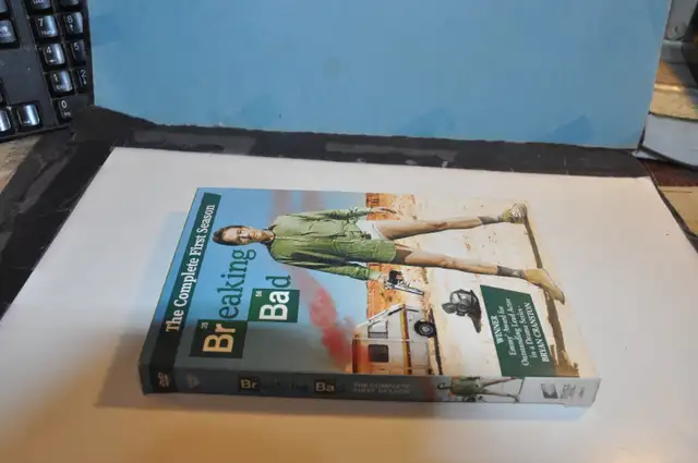 Breaking Bad The Complete first Season 3-disc set DVD tv series in CDs, DVDs & Blu-ray in Victoriaville - Image 5