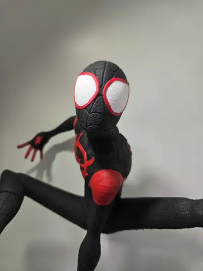 3d printed miles Morales statue 11" tall Price is negotiable :)
