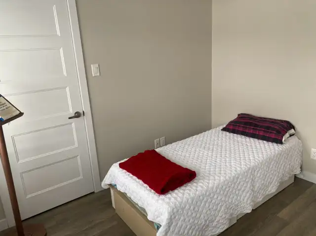 chambre à louer  En Banlieue de Saint  Georges in Long Term Rentals in St-Georges-de-Beauce - Image 4