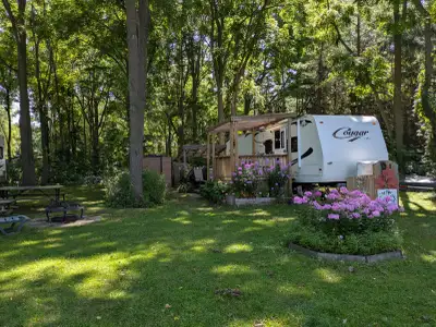 2011 Keystone 29ft trailer for sale at Warwick C.A. Double lot, beautiful lakeview site (D1). 25 min...