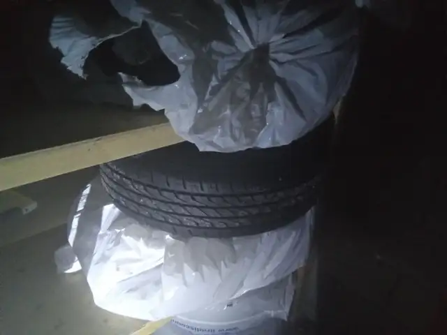 audi a4 brake discs pads and time belt in Auto Body Parts in Peterborough - Image 4