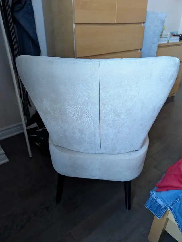 chaisse style canapé in Chairs & Recliners in Longueuil / South Shore - Image 3