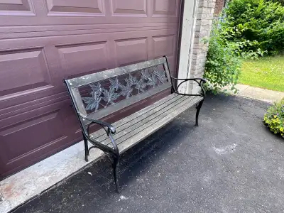 Maple Leaf Garden Bench, View more