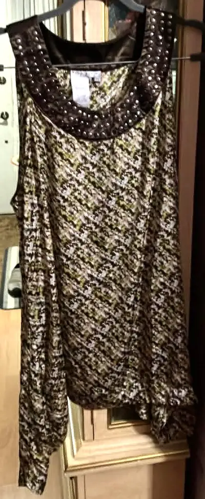 Women Top Brown and Green with Studs - Size 2X (100% Polyester), View more
