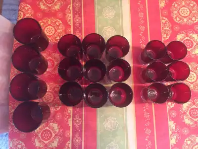 Cavalier coupe verre Luminarc Français Très rare, View more