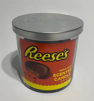 Reese’s Peanut Butter Cup Scented 14 oz Candle, View more