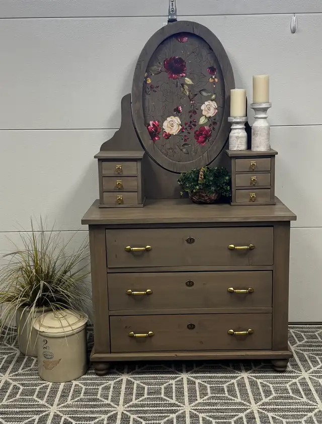 antique pine vanity/Dresser in Dressers & Wardrobes in Calgary - Image 3