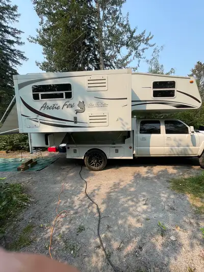 2008 Arctic Fox 1150 Truck Camper Just had it out, everything works Dry bath One slide No leaks Star...