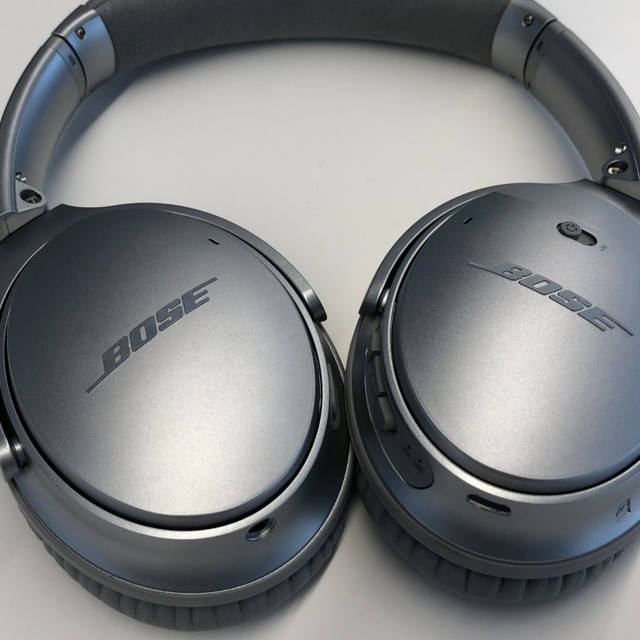 Bose QuietComfort 35 (S2) Noise Cancelling Wireless Headphones in General Electronics in City of Toronto - Image 2