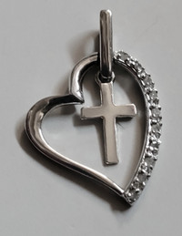 925 Sterling Silver Heart Pendant with 0.10ct Real Diamonds