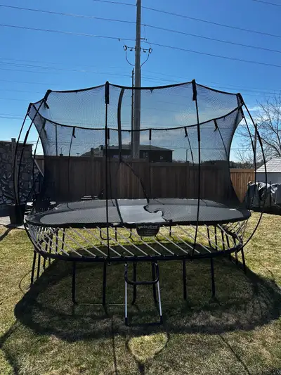 Large square trampoline 11ft x 11ft Comes with FlexrStep which doesn’t come with trampoline when pur...