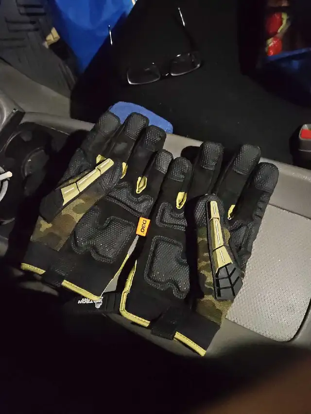 Watson work gloves in Hand Tools in Edmonton - Image 3