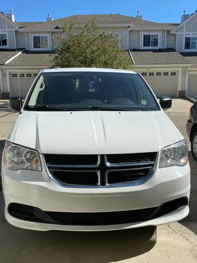 Dodge Caravan SXT , very good condition , CD /DVD player, Driver power seat ,
