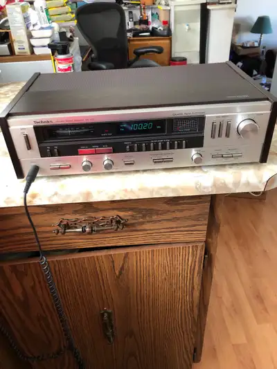 Technics AM/FM Stereo receiver (SA-225), View more