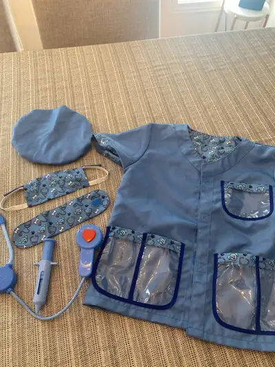 Melissa and Doug Veterinarian kids costume with accessories. Great for pretend play. Like new