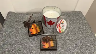 “Canada” candles - NIB, View more