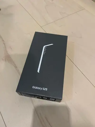 Samsung Galaxy S25 128 GB with Samsung Galaxy Buds 3 FE, View more