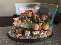 Danbury Mint Charlie Brown Easter Beagle