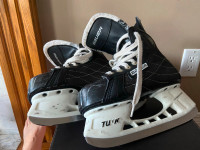 Kids Hockey Skates (size 2R)