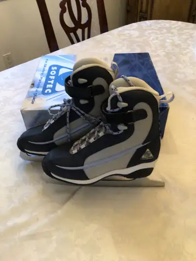 JCKSON. SOFTEC ICE SKATES. NEW, View more