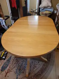 Solid Oak Dinning Table and Chairs