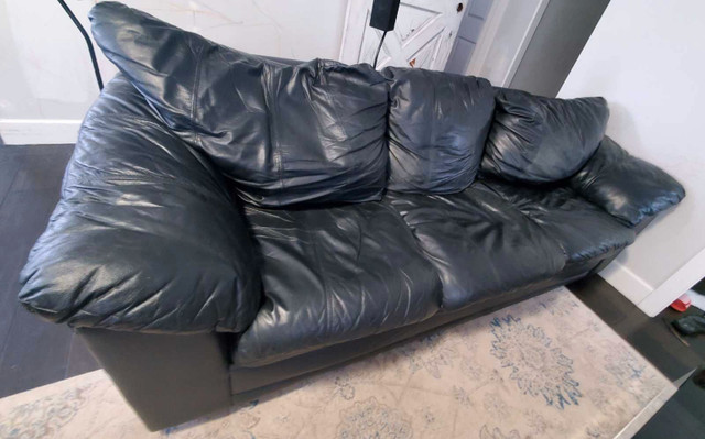 Couch (black leather) in Couches & Futons in Hope / Kent - Image 2