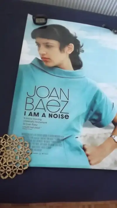 I HAVE BEEN SELLING COOL NEAT MERCH ON KIJ SINCE DEC. 2011 ! I SELL UNIQUE VINTAGE ITEMS/COLLECTIBLE...