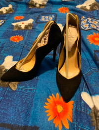 Fashion Nova Black Heels - Lemon Drop by Privileged US size 7