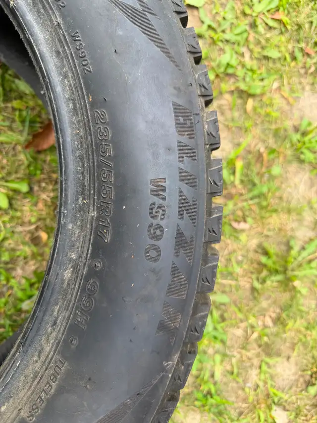 Ventes 4 pneus d’hiver brigestone in Tires & Rims in Laurentides - Image 3