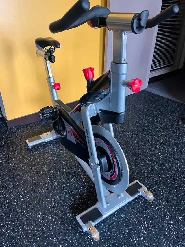 Exercise Bikes/Stationary Bikes in Exercise Equipment in Kitchener / Waterloo - Image 3