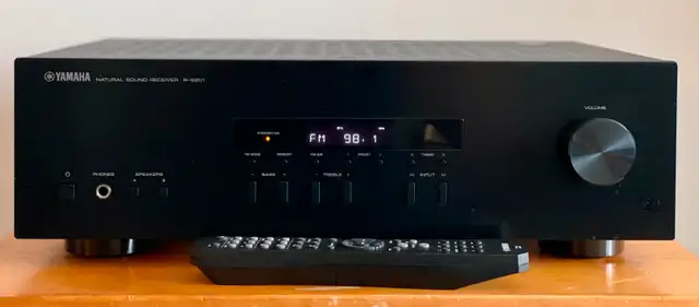 YAMAHA R-S201 STEREO RECEIVER, NEAR MINT WITH REMOTE62863258260226125