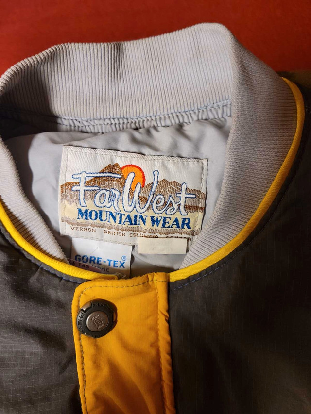 Vintage FarWest Gortex Vest  in Men's in Barrie - Image 2