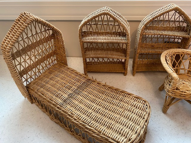 BARBIE - WICKER FURNITURE 8 PCS in Arts & Collectibles in St. Albert - Image 2