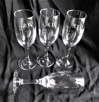 A Set of 4 Champagne goblet flutes 7oz  7.7”/196mm x 2.4”/60mm