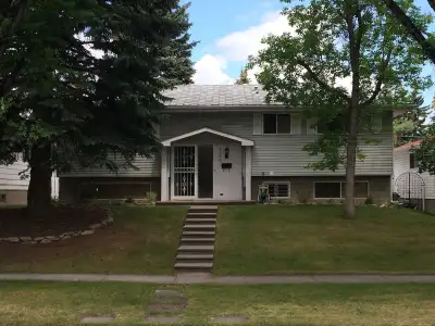 Single house in Varsity for Rent