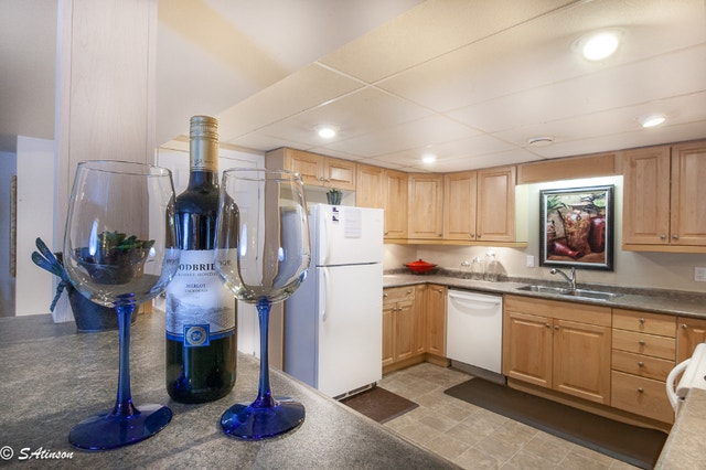 Beautiful furnished 3 bedroom suite available December 15 2022 | Long