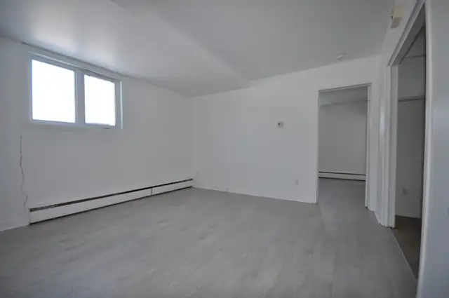 3½, Chauffé, demi sous-col