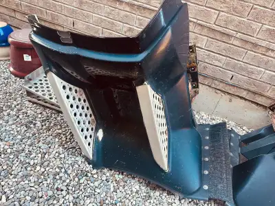 Kenworth t660 rear footstep. Pickup location Brantford area. Both side full. Please text me any offe...