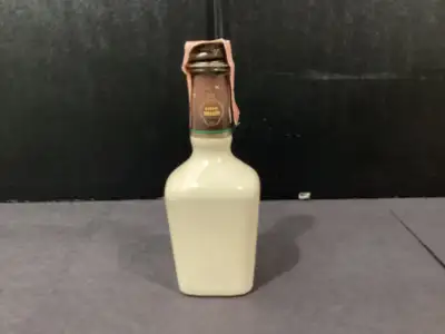 Bottle is in excellent condition with no chips, this is their chocolate mint product. Has original c...