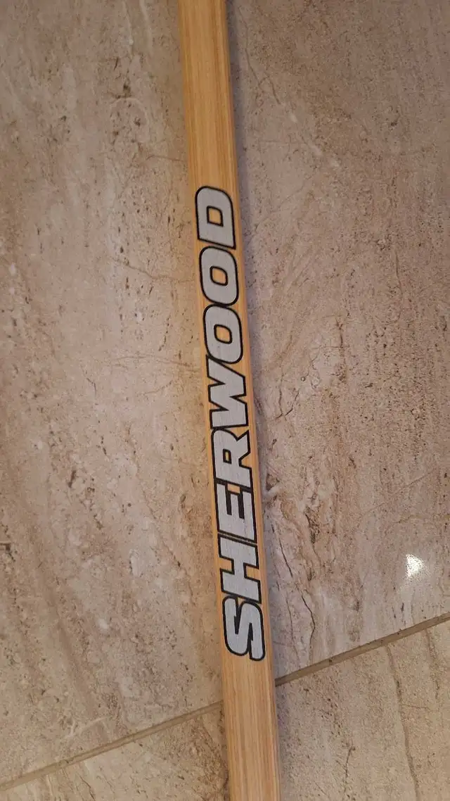 Sherwood 47" wood hockey stick. flat blade. in Hockey in Markham / York Region - Image 3