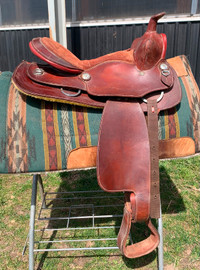 18" wide tree no name western saddle, in good condition