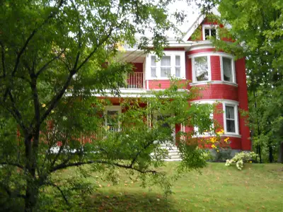 AU 2e ÉTAGE D'UN DUPLEX - 3 CC., 2 SB. - NORD
