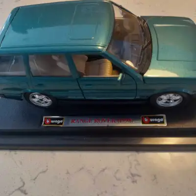 1998 burago collection Range Rover 9 inch SOLIDO jaguar 1:43 scale 6 inch long Located in linwood
